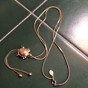 Gold toned Avon turtle adjustable necklace